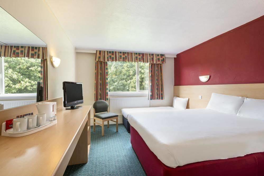 Hotel Ramada Chorley South Exterior foto